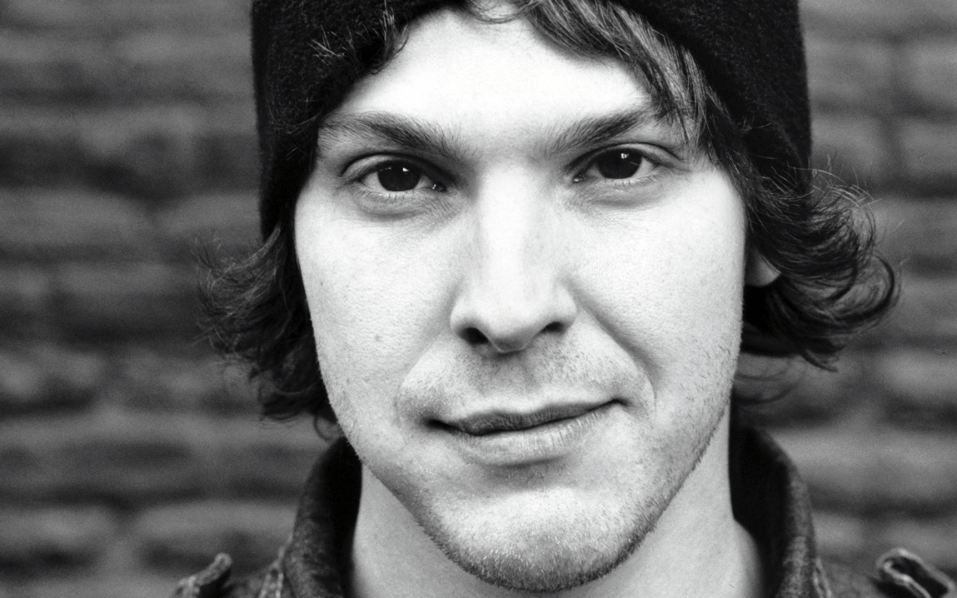 Картинки Gavin degraw, взгляд, волосы, шляпа, щетина фото и обои на рабочий стол