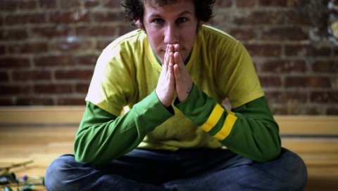 Ben lee, ладони, пол, комната, стена