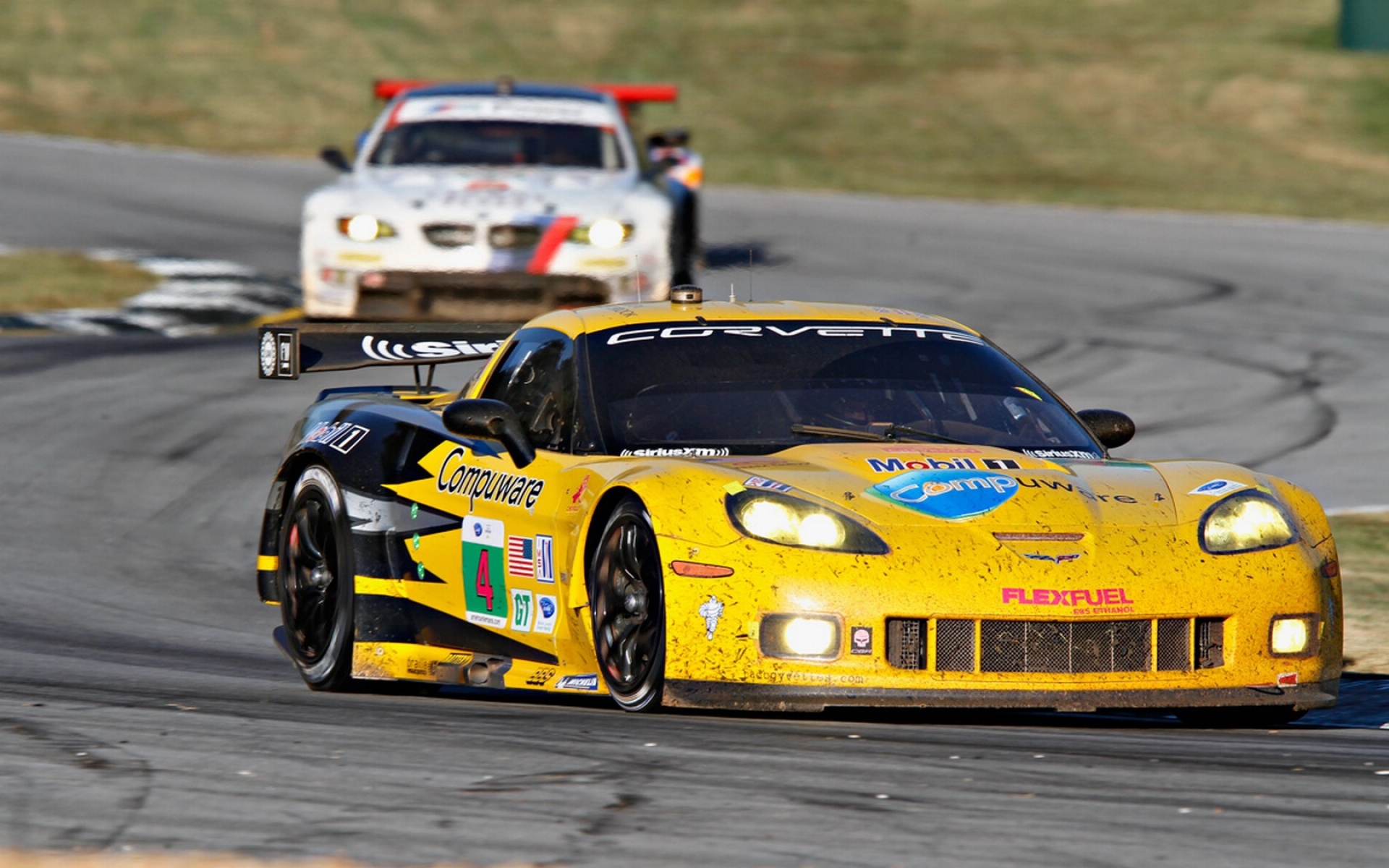 Racing sport. Corvette zr1 mk1 гоночный. Chevrolet Corvette Yellow Race car. Гоночные машинки на трассе. Желтые гонки.