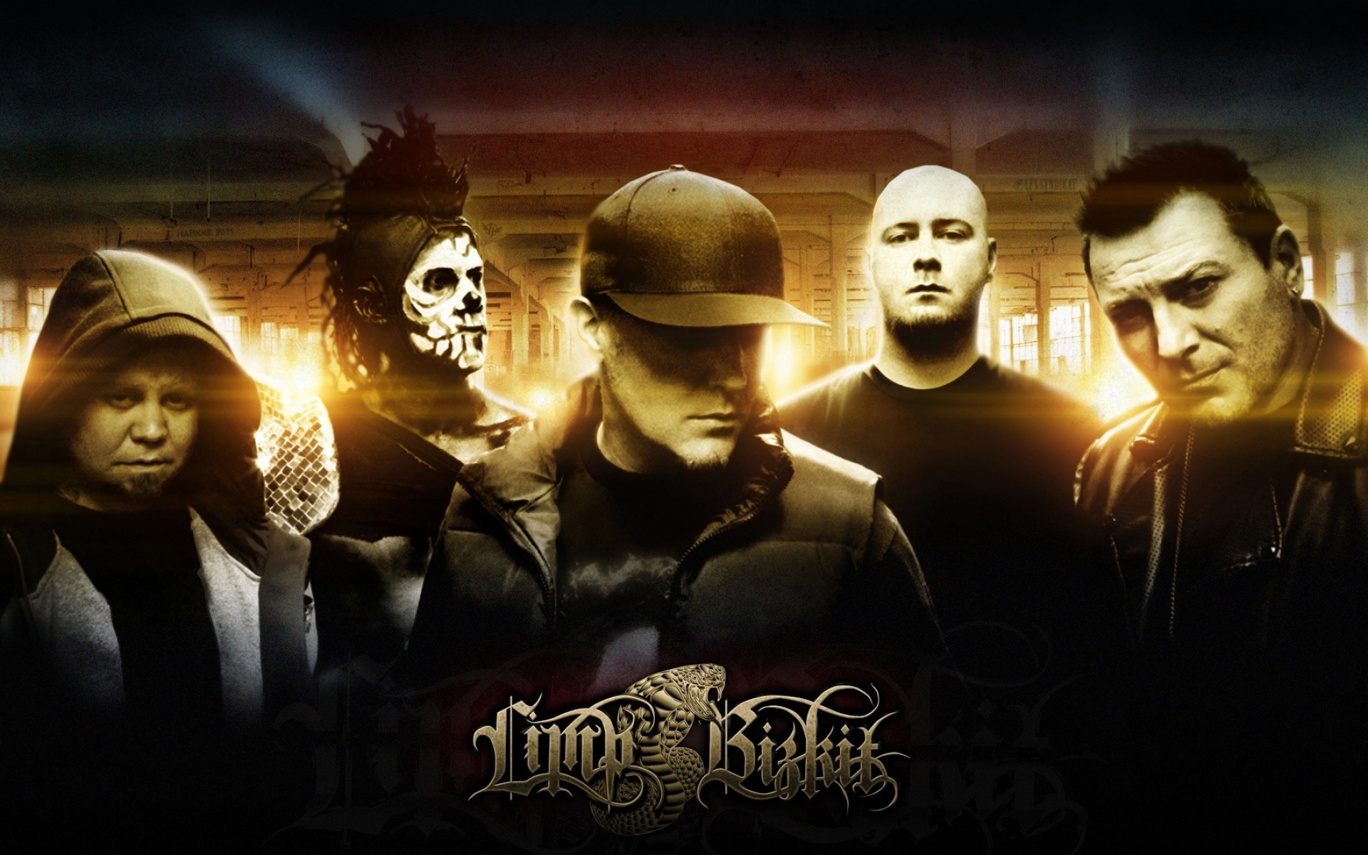 Картинки Limp bizkit, группа, участники, взгляд, дом фото и обои на рабочий стол
