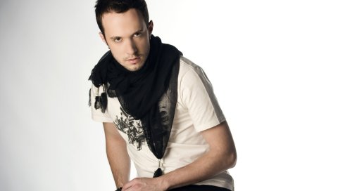 Vukasin brajic, футболка, руки, шарф, взгляд