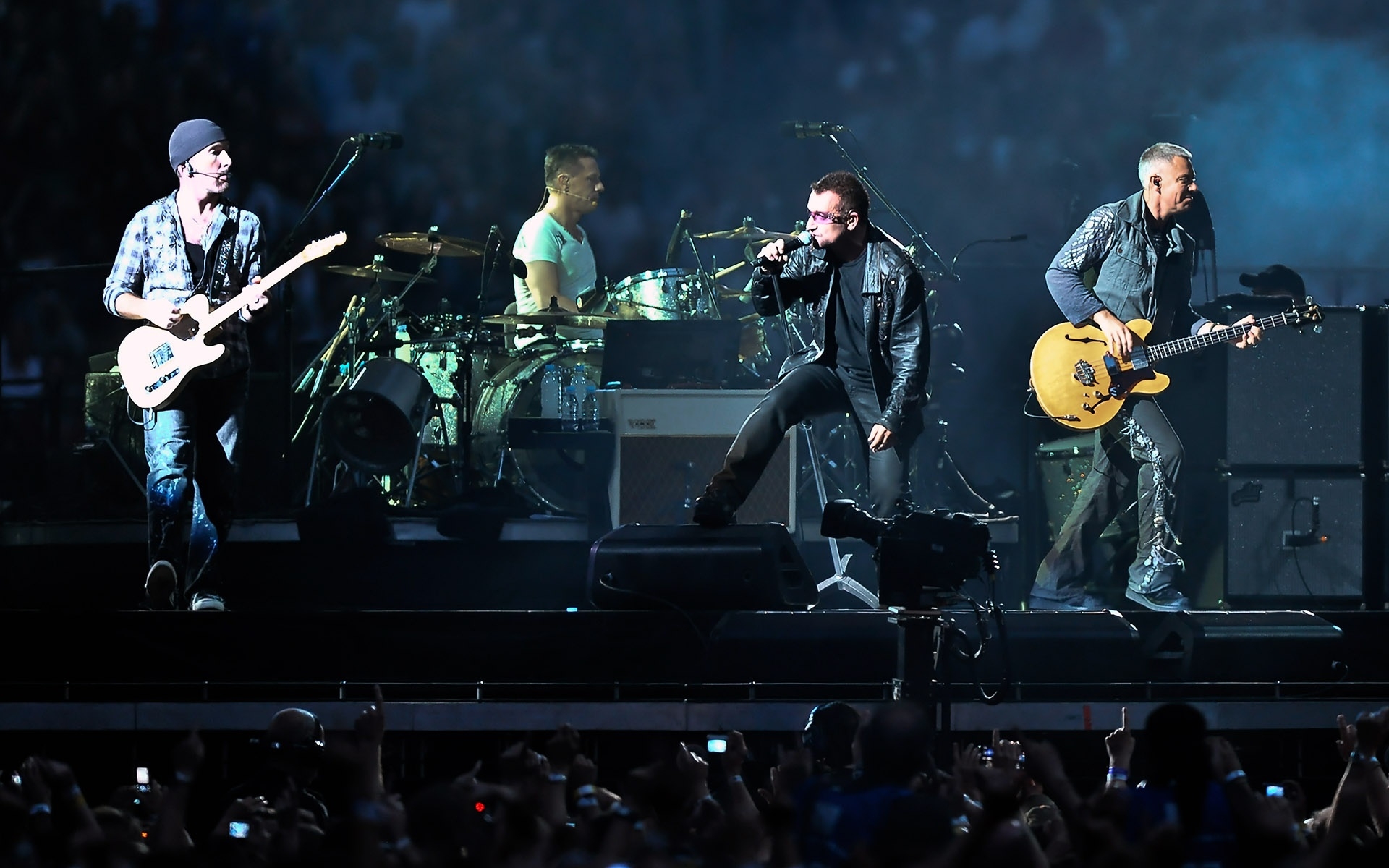 Картинки U2, концерт, шоу, веер, свет фото и обои на рабочий стол