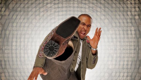 Timbaland, обувь, брюки, эмоции, руки