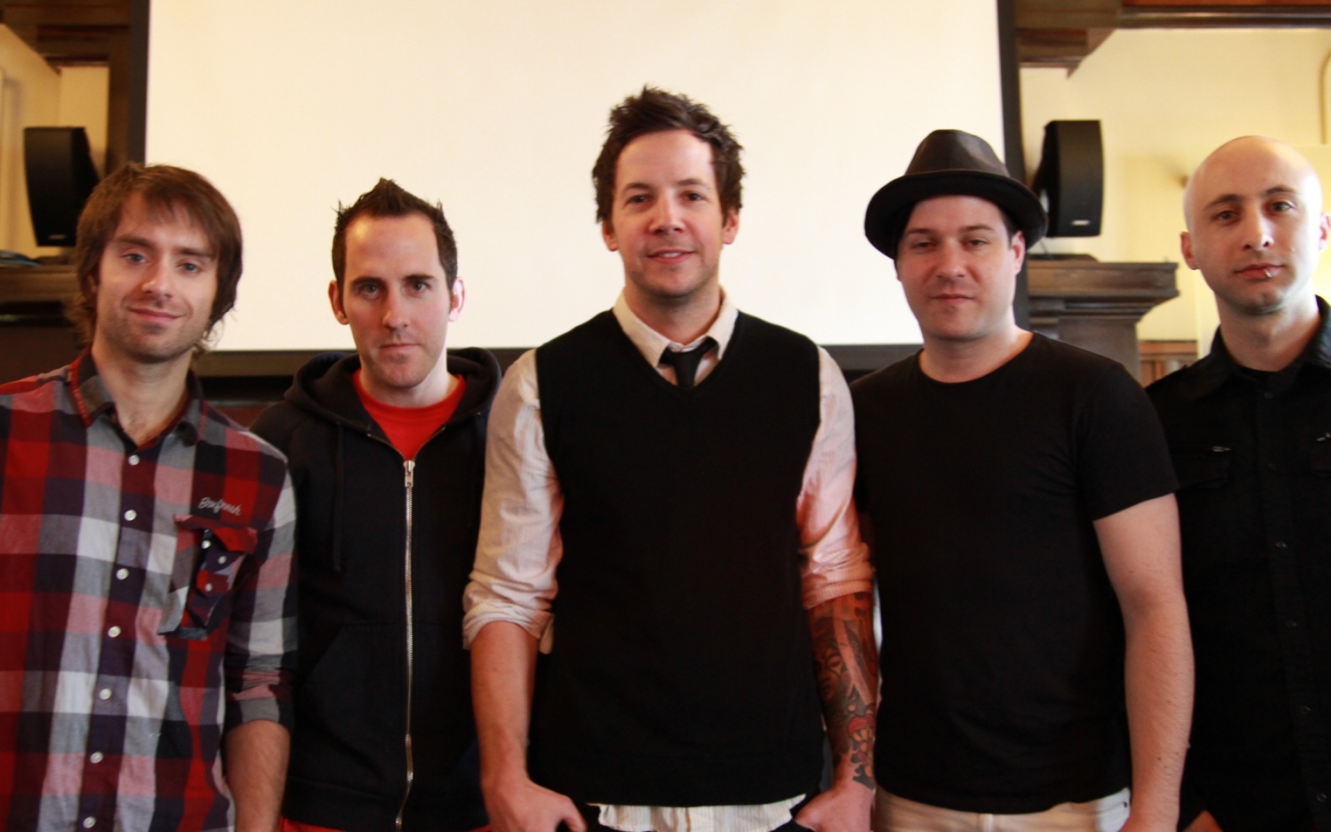 Включи simple plan. Группа simple Plan. Симпл ПЛЭН. Участники группы simple Plan сейчас. Simple Plan обои.