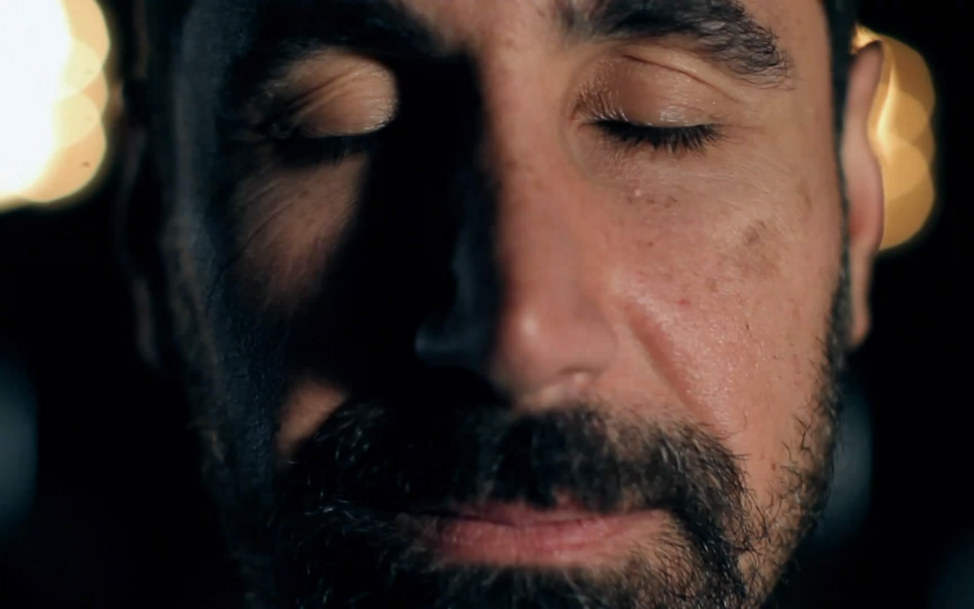 Картинки Serj tankian, лицо, борода, нос, свет фото и обои на рабочий стол