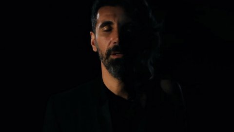 Serj tankian, костюм, дым, лицо, свет