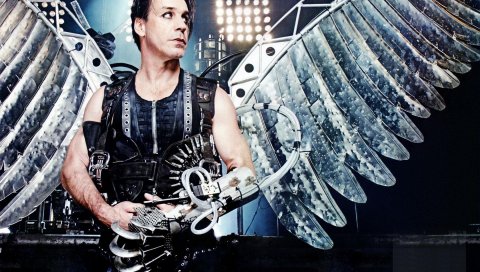 Rammstein, сцена, действие, свет, крылья