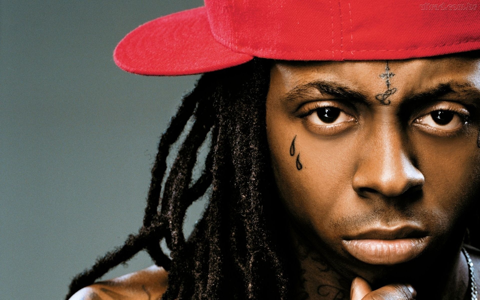 Картинки Lil wayne, тату, дреды, кепка, цепочка фото и обои на рабочий стол