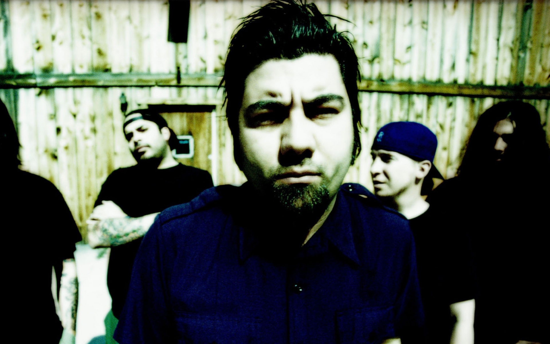 Картинки Deftones, look, cap, wall, столы фото и обои на рабочий стол