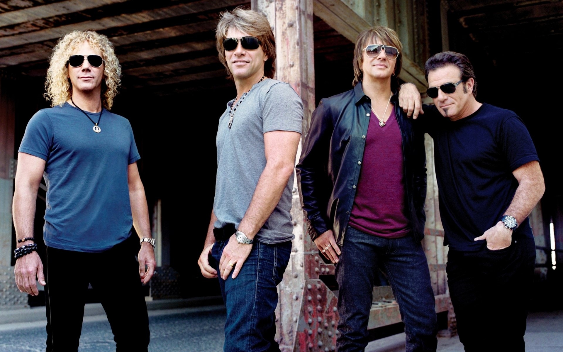Картинки Bon jovi, группа, участники, дорога, мост фото и обои на рабочий стол