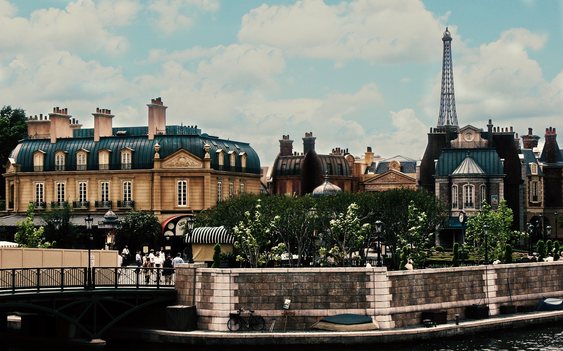 Картинки Париж, Франция, нотр-Дам-де-Парис, река, мост, лодка, облака, небо фото и обои на рабочий стол