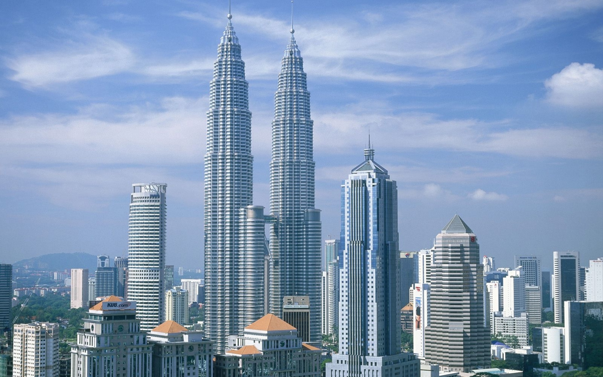 Картинки Малайзия, здание, белый камень, небо, небоскребы фото и обои на рабочий стол