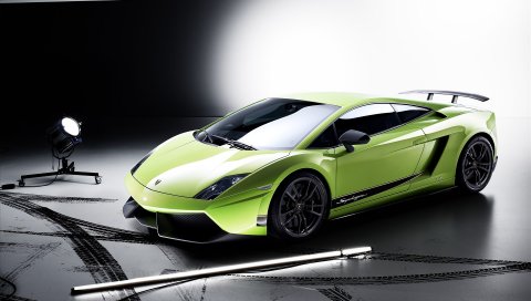 Lamborghini, серебристый, стильный, вид сбоку