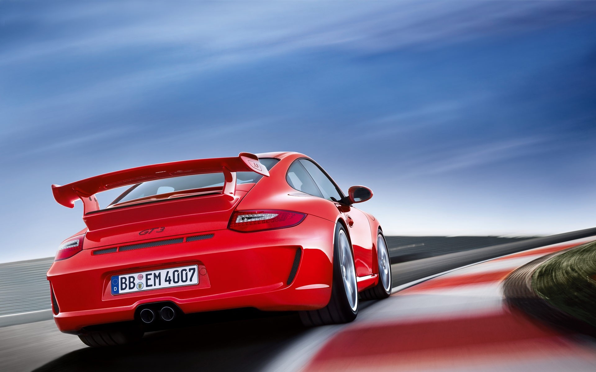 Картинки Porsche, красный, автоматический, черный, вид сзади фото и обои на рабочий стол
