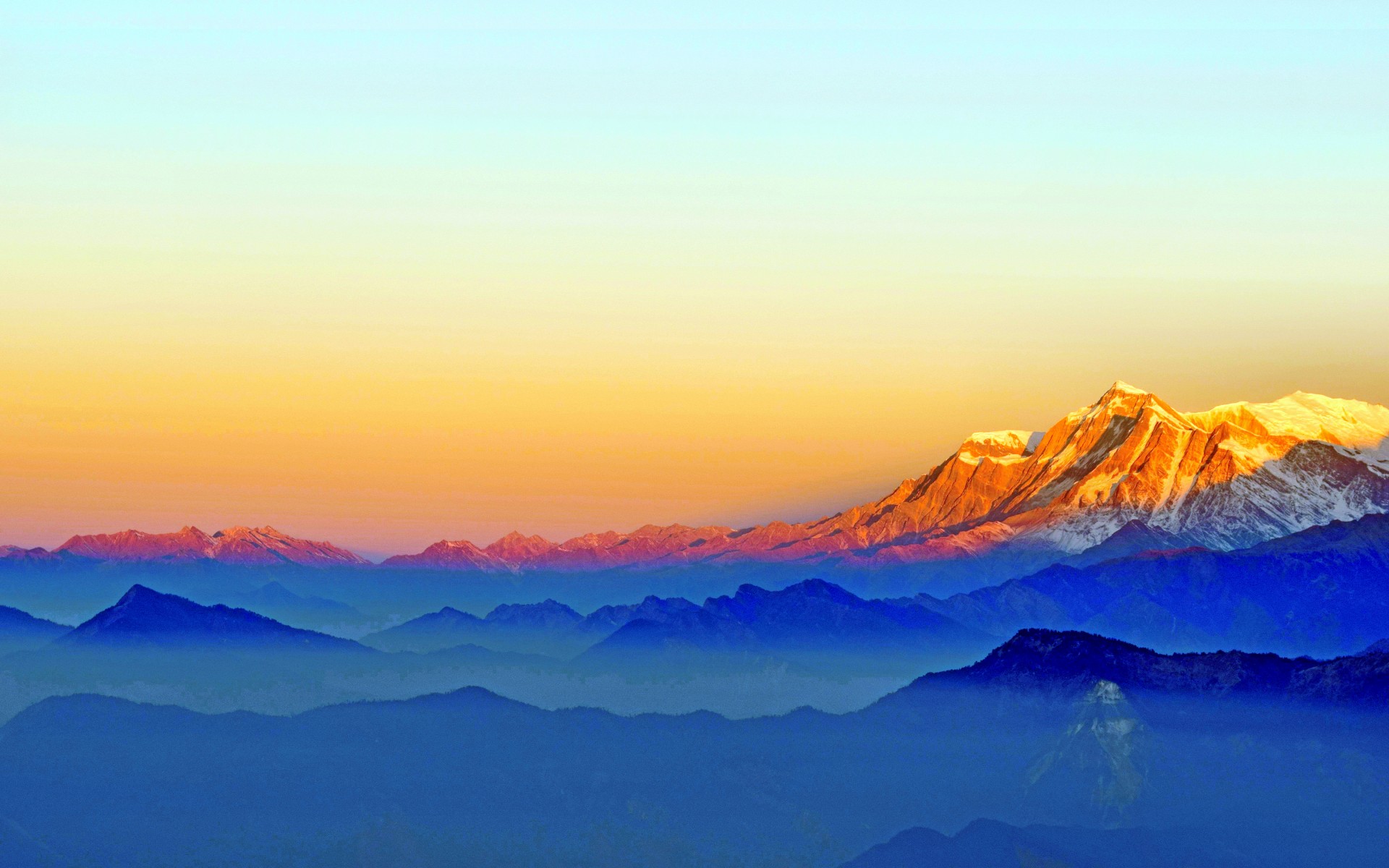 Восход в Гималаях