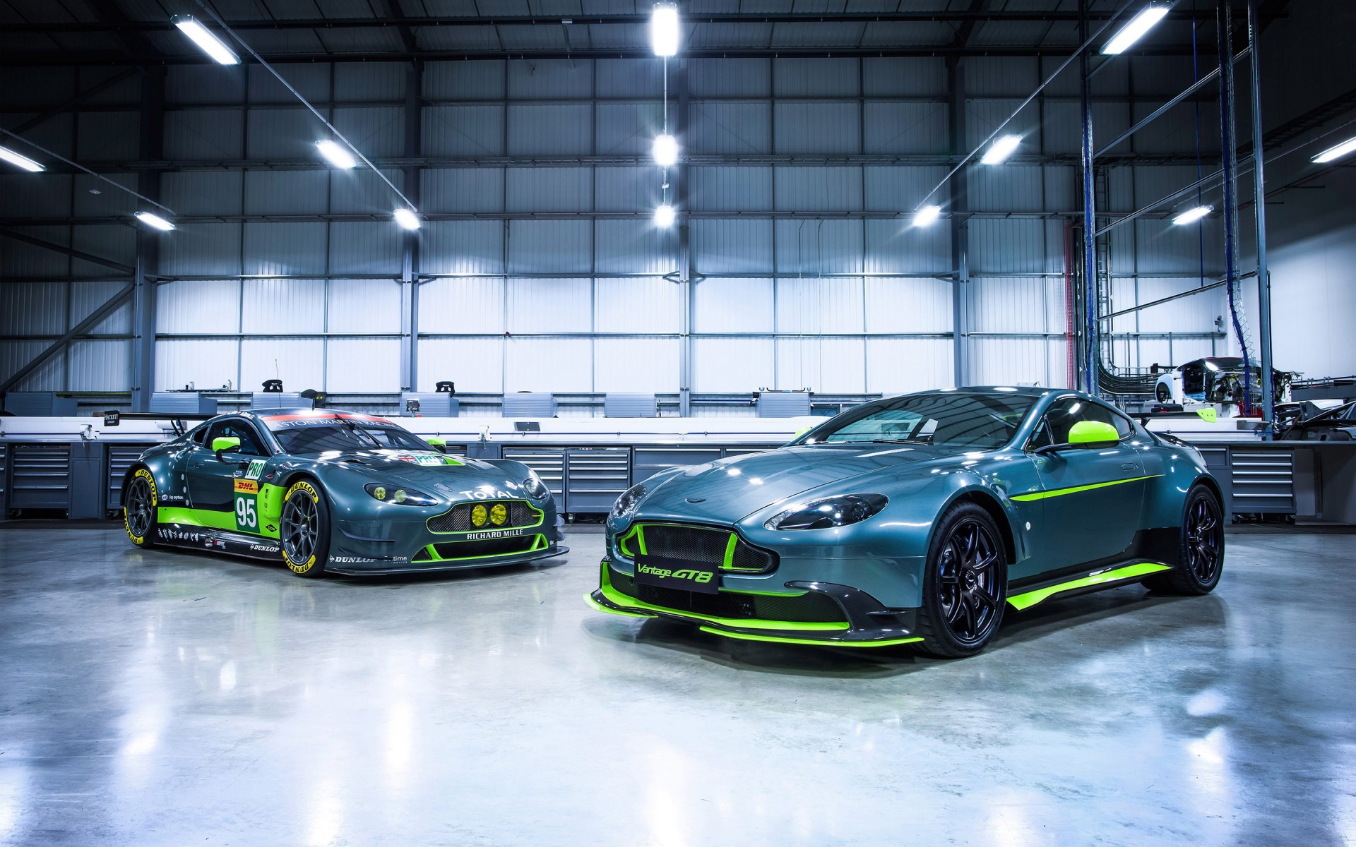 Картинки Aston, Martin, Vantage, 2016 фото и обои на рабочий стол