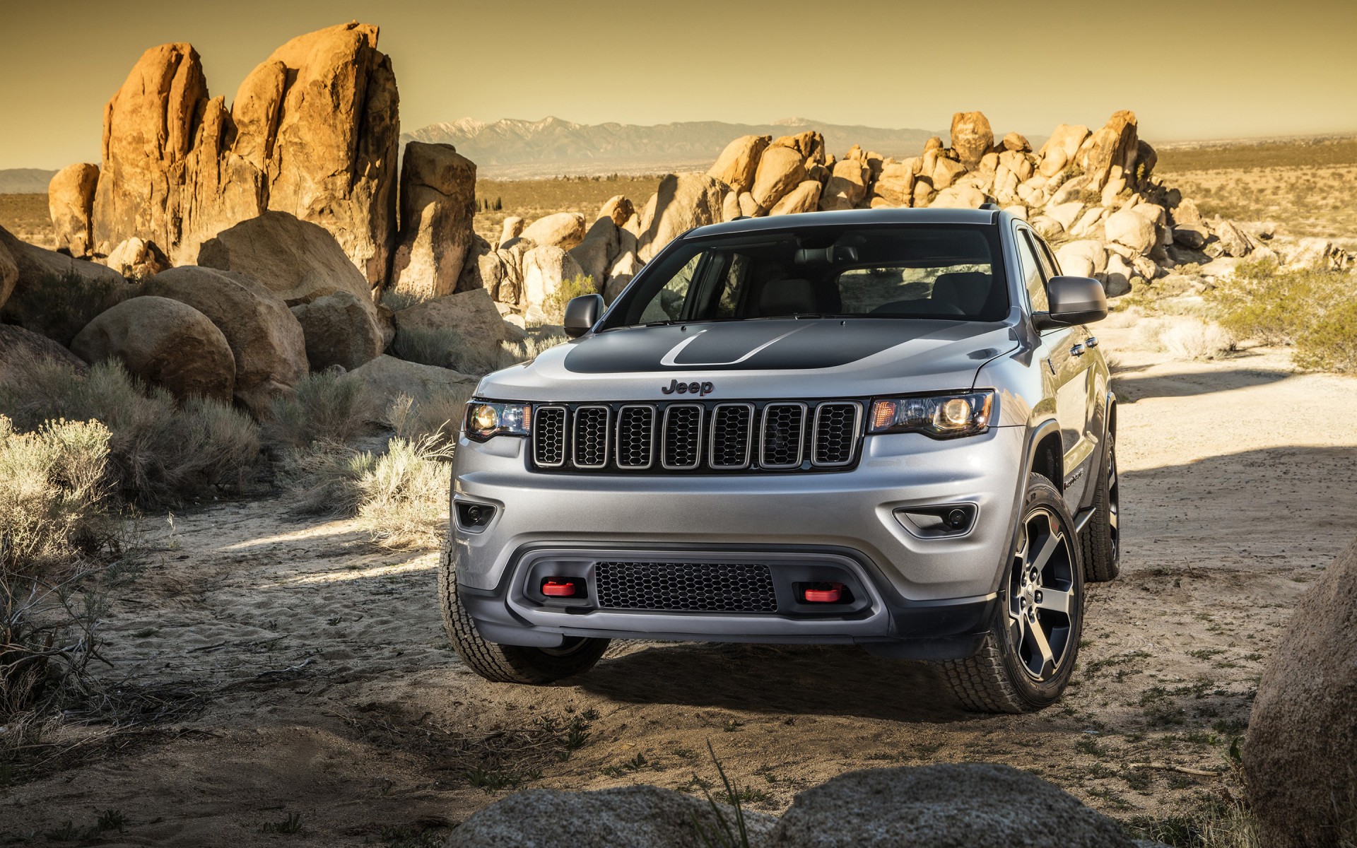 Джип грант чероки. Jeep Cherokee Trailhawk 2020. Jeep Cherokee Trailhawk 2021. Jeep Grand Cherokee Trailhawk. Jeep Cherokee Trailhawk 2018.