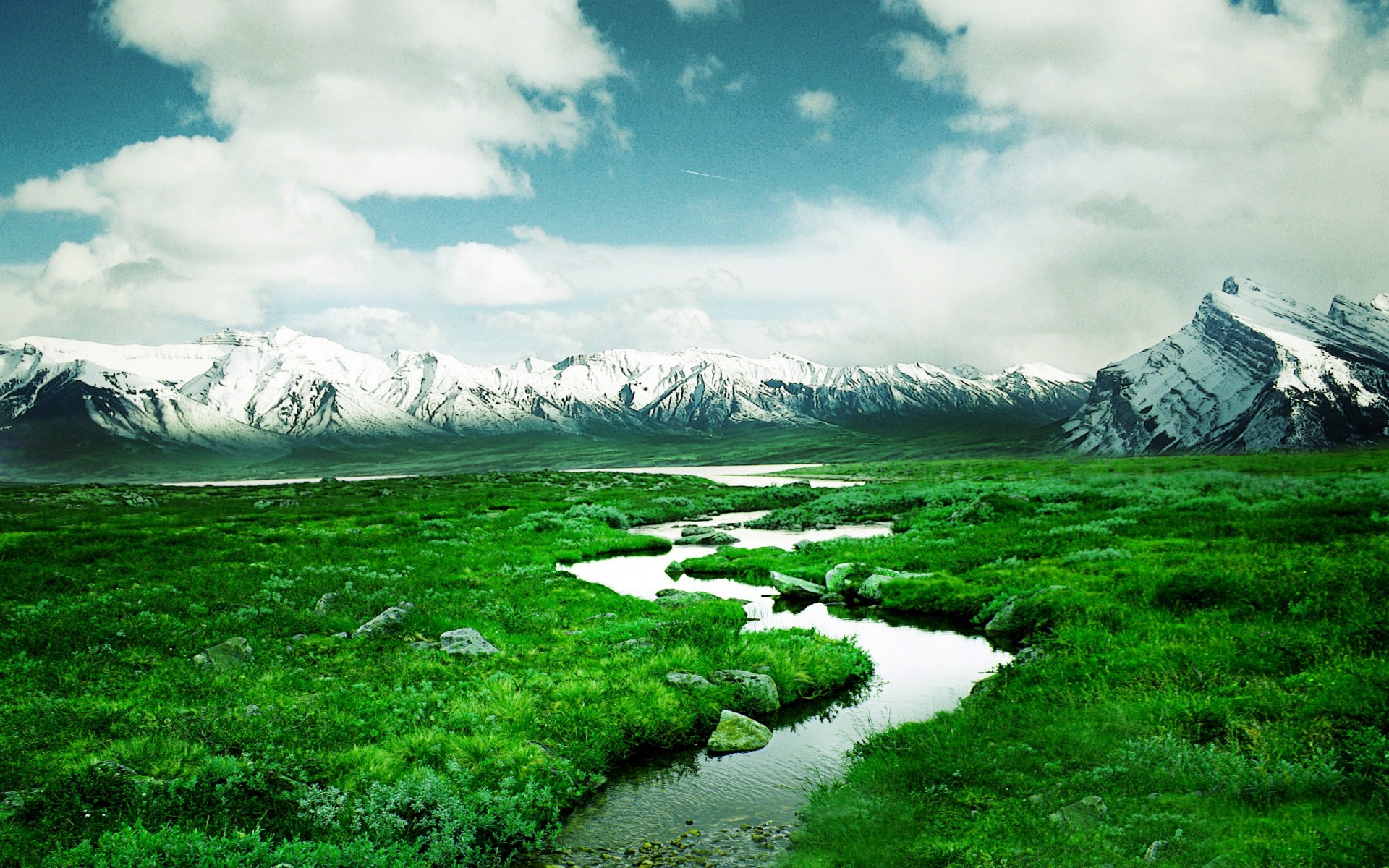 Природа горы река зелень