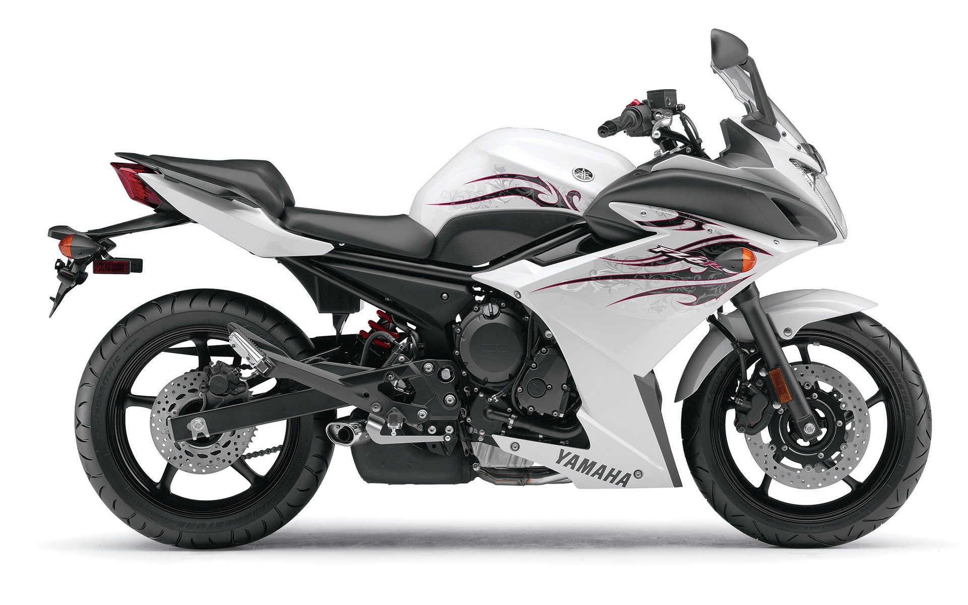 Картинки Белый, Yamaha, FZ6R фото и обои на рабочий стол