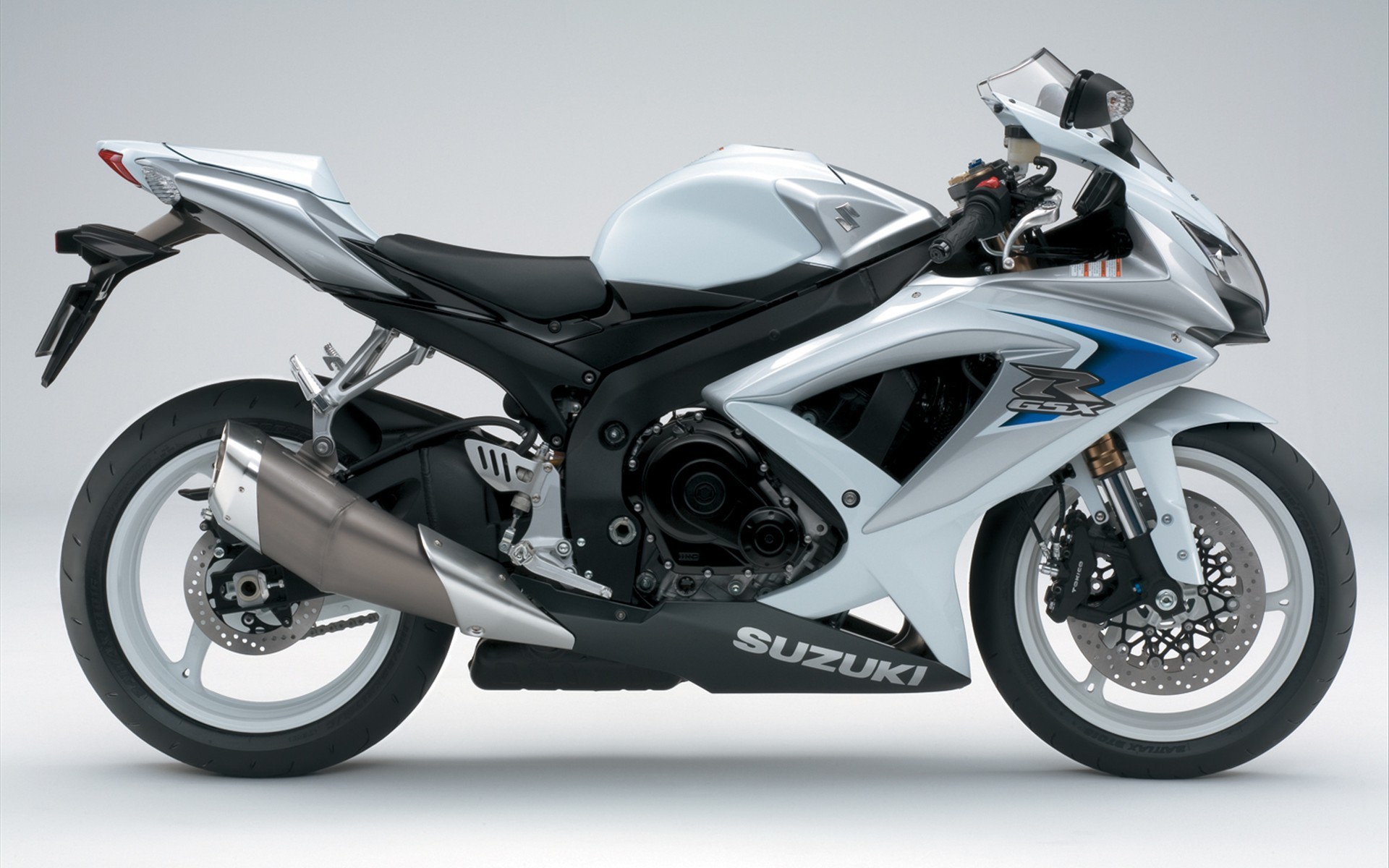 Картинки Белый, Suzuki, R600 фото и обои на рабочий стол
