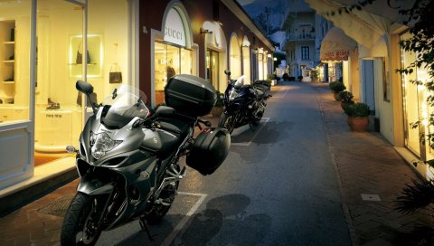 Suzuki, 1250FA