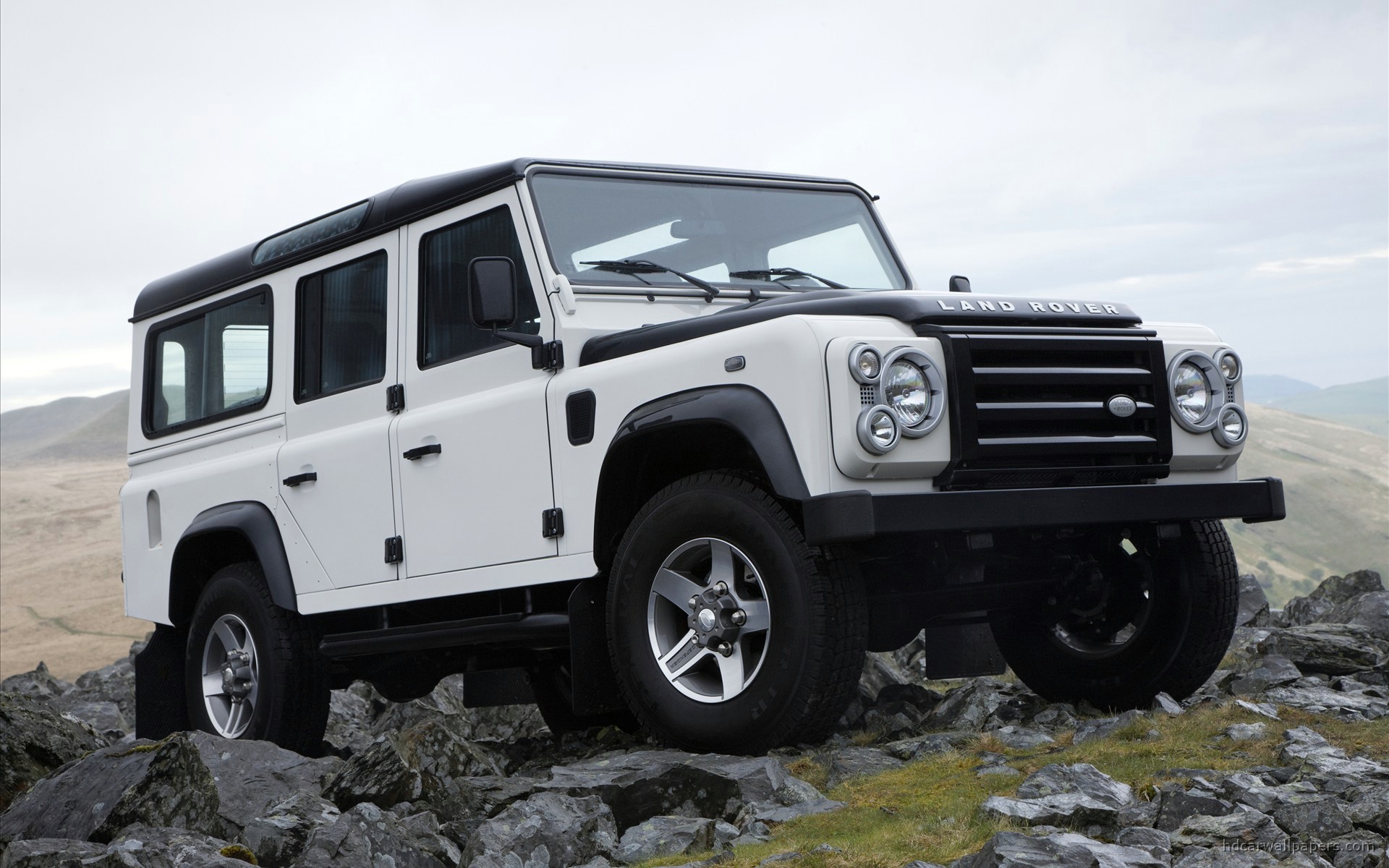 Картинки Fire, Land, Rover, Defender, Editions фото и обои на рабочий стол